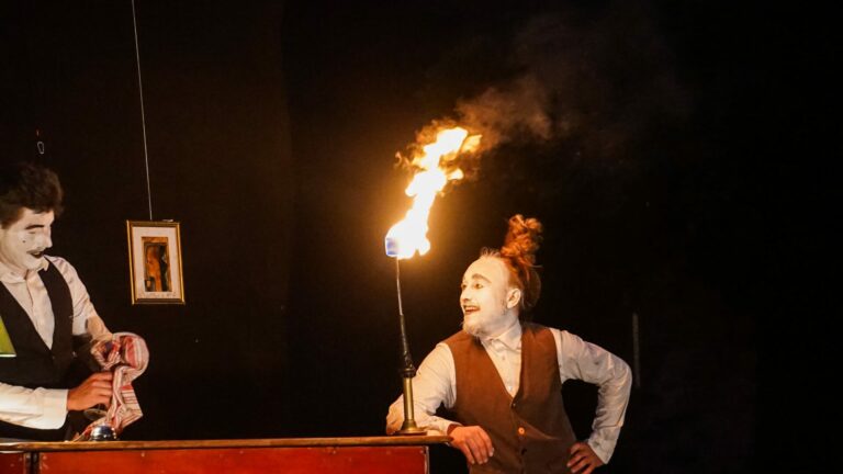 spectacle vivant Resto Show compagnie Les Apothicaires pour Vineart 2025 Côtes de Gascogne